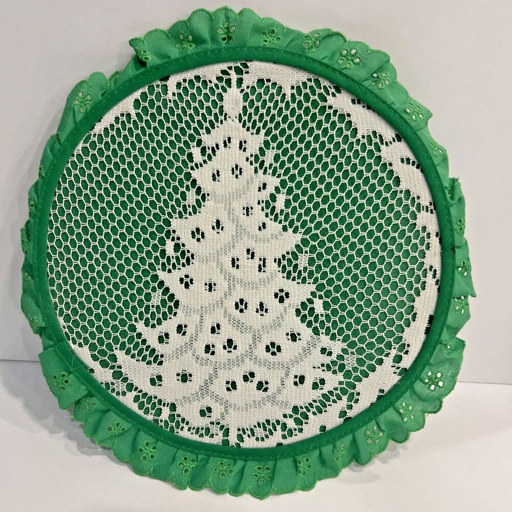 Vintage Lace Hoop Wall Art Hanging, Christmas Tree, Crochet Embroidery Hoop 9"